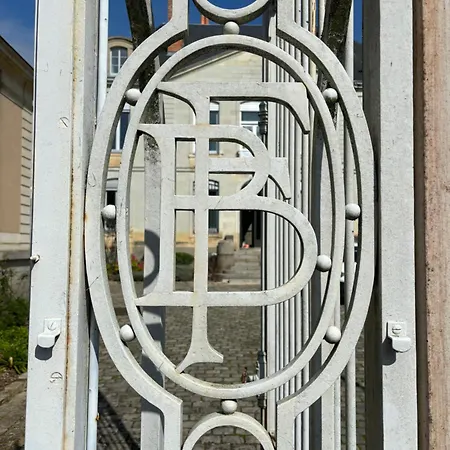 La Parenthese Flechoise, *